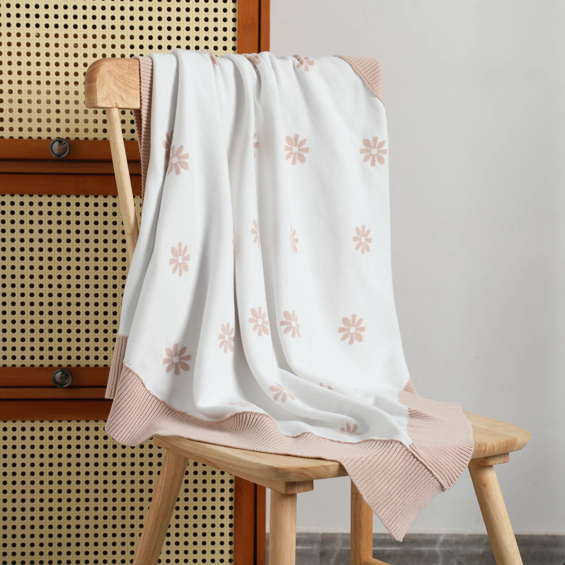 Daisy Knit Blanket
